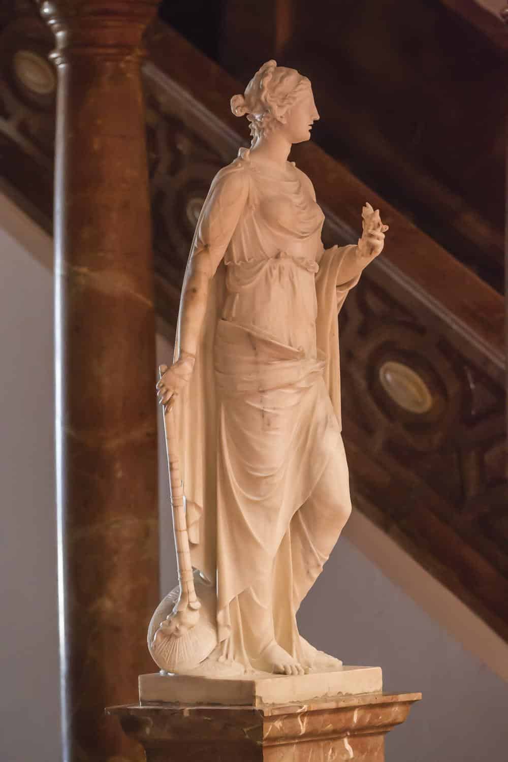 Estatua decorativa del patio en el Palacio Domecq de Jerez de la Fontera